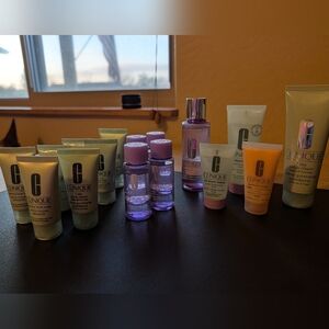 Clinique Skincare - Set Includes 24 Pieces With Cosmetic Bag